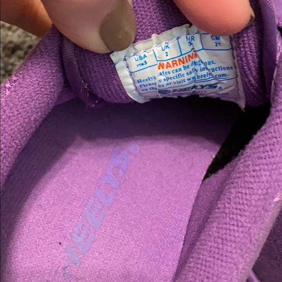 Girls Heely’s Size 3 - Picture 3 of 3